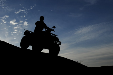 Naktinis pasivažinėjimas su baigiais ir Dominikietiška vakarienė