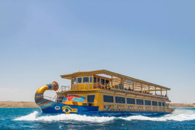 Sailing on the Nefertari cruise ship