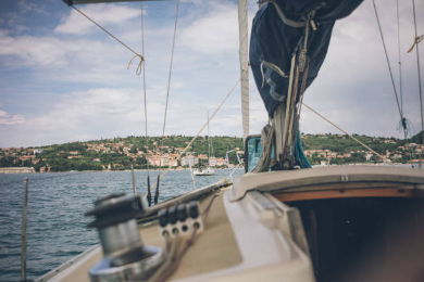 SAILING ON THE YACHT "BLACK PEARL" AND DIVING